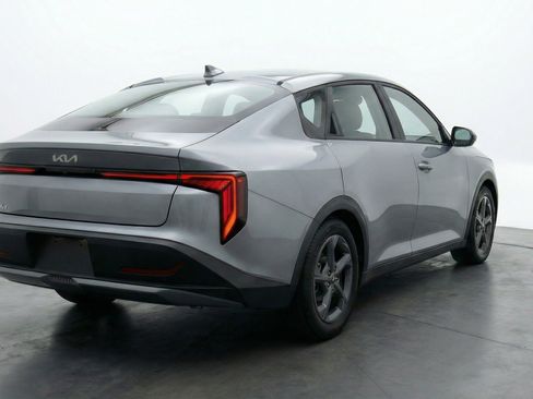 Used 2025 Kia K4 LXS image 9