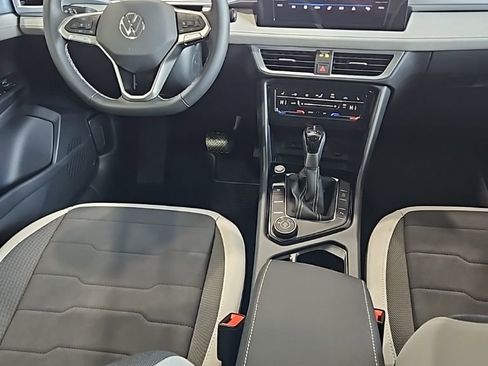 New 2026 Volkswagen Taos SE AWD/4WD image 24