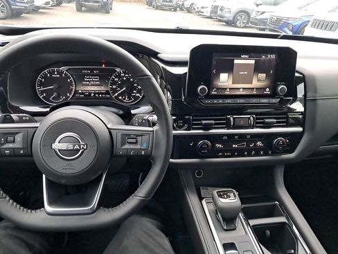 New 2025 Nissan Pathfinder SV w/ SV Premium Package image 13