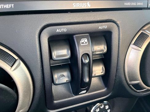 Used 2018 Jeep Wrangler Unlimited Sport AWD/4WD image 33