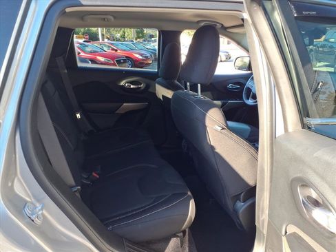 Used 2017 Jeep Cherokee Latitude image 30