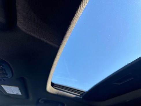 Used 2024 Chevrolet Trax RS w/ Sunroof Package image 18