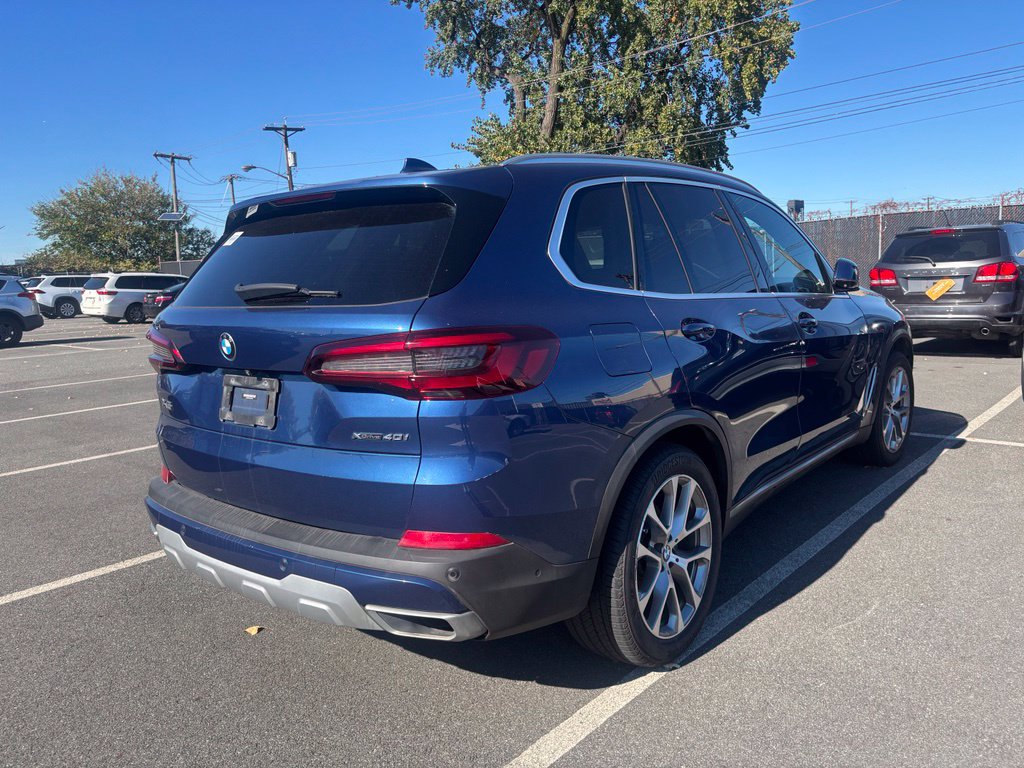 Used 2021 BMW X5 xDrive40i w/ Premium Package AWD/4WD image 3