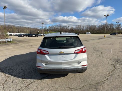 Used 2018 Chevrolet Equinox LS image 4