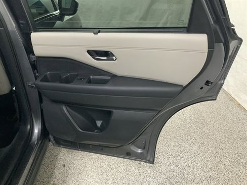 Used 2022 Nissan Pathfinder SL w/ SL Premium Package AWD/4WD image 22