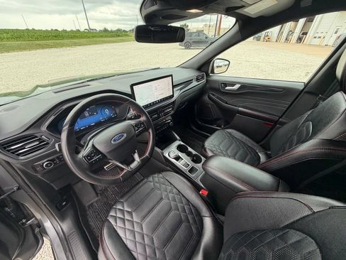 Used 2023 Ford Escape ST-Line Elite w/ Premium Technology Package AWD/4WD image 13