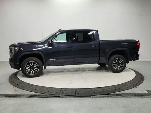 Used 2025 GMC Sierra 1500 AT4 w/ Technology Package image 4