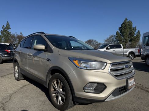 Used 2018 Ford Escape SE w/ SE Sync 3 Package image 7