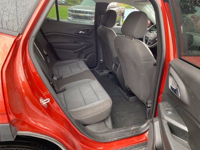 Used 2024 Chevrolet Trax LS w/ LS Convenience Package FWD image 15