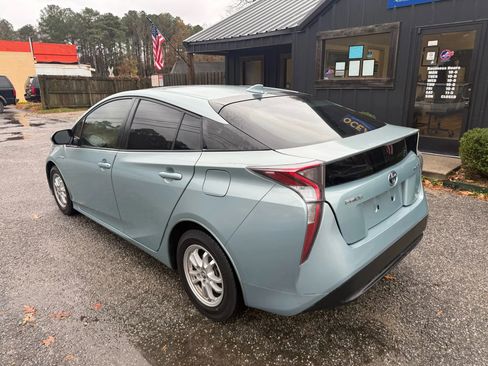 Used 2017 Toyota Prius Two image 7
