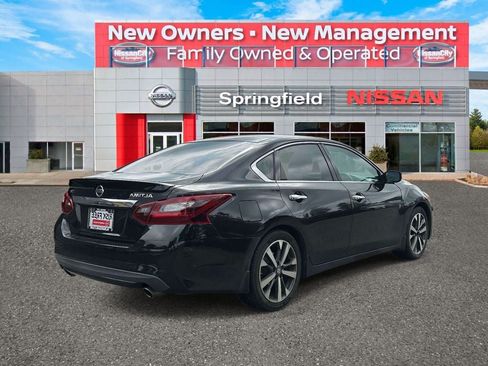 Used 2017 Nissan Altima 2.5 SR FWD image 6