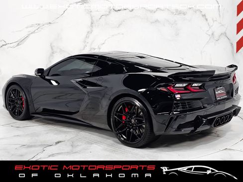 Used 2024 Chevrolet Corvette Z06 RWD image 6