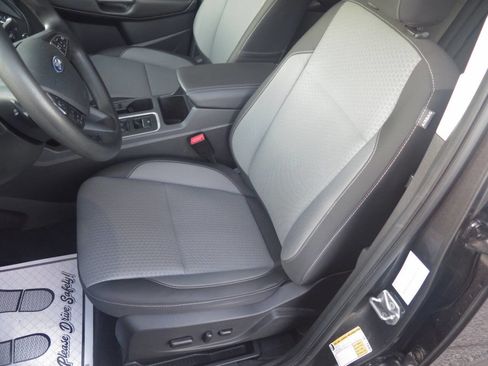 Used 2017 Ford Escape SE w/ Equipment Group 201A image 14