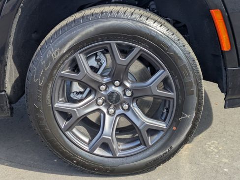 New 2026 Jeep Grand Wagoneer Limited w/ Premium Group II image 11