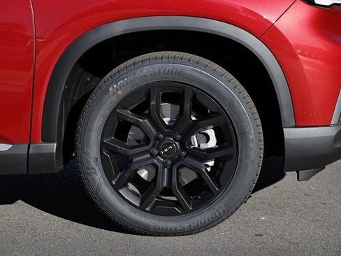 New 2025 Honda Pilot Touring image 18