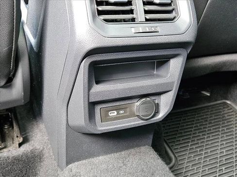 Used 2023 Volkswagen Tiguan SE R-Line image 18