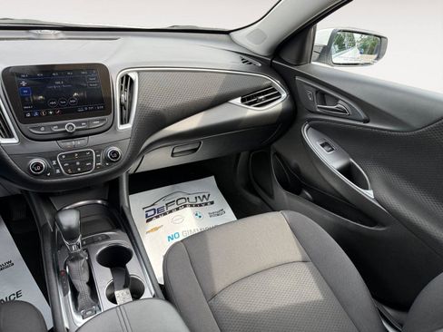 Used 2024 Chevrolet Malibu LT w/ Sport Edition FWD image 12