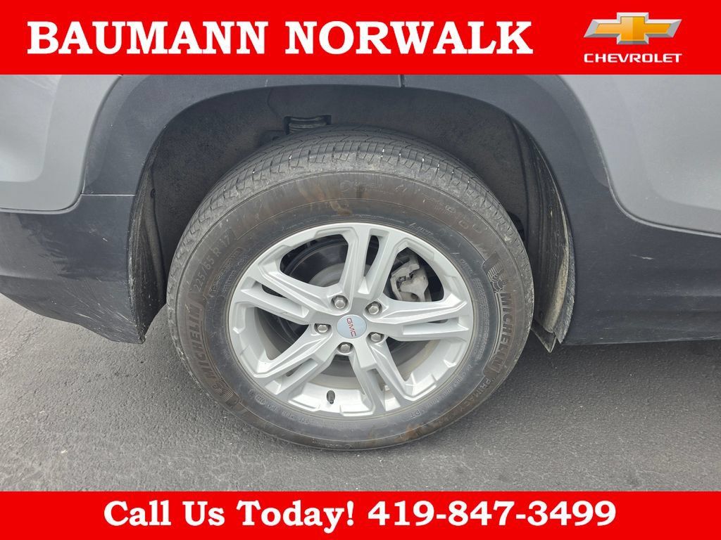 Used 2024 GMC Terrain SLE w/ Driver Convenience Package FWD image 19