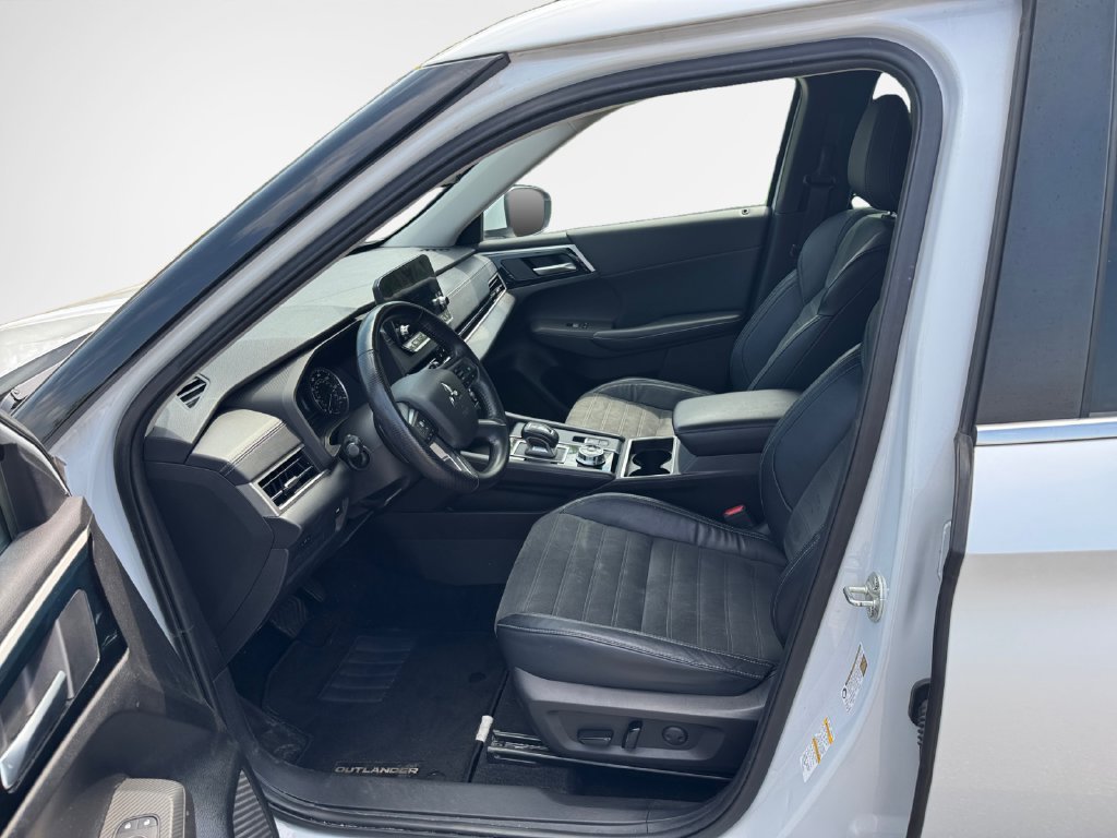 Used 2022 Mitsubishi Outlander SE AWD/4WD image 12