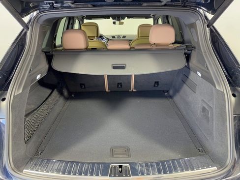 Certified 2023 Porsche Cayenne AWD/4WD image 28