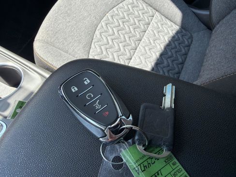 Used 2023 Chevrolet Equinox LT FWD image 41
