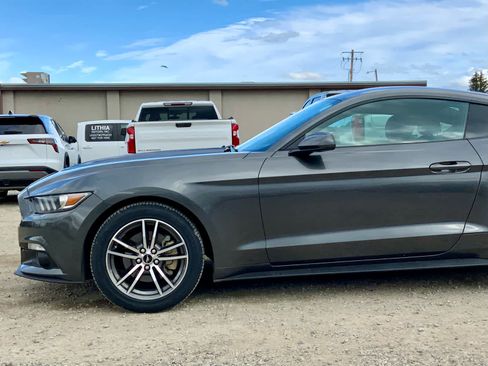 Used 2017 Ford Mustang Coupe image 10