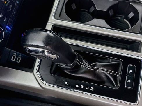 Used 2019 Ford F150 Lariat w/ Equipment Group 502A Luxury AWD/4WD image 20