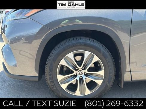 Used 2023 Toyota Highlander XLE AWD/4WD image 7