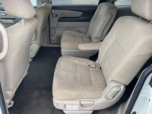 Used 2015 Honda Odyssey LX image 12