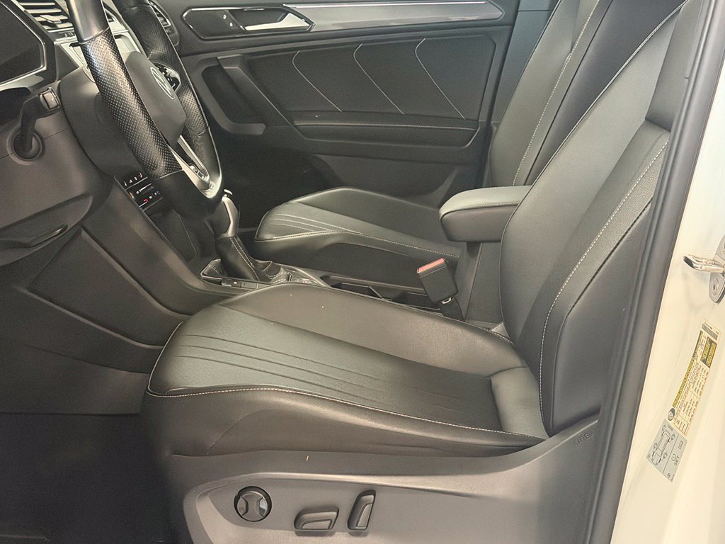 Used 2022 Volkswagen Tiguan SE R-Line AWD/4WD image 12