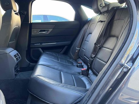Used 2017 Jaguar XF S image 97