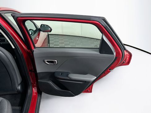 Used 2025 Kia K4 LXS image 27
