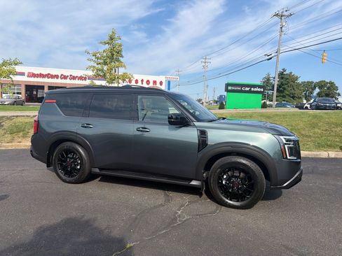 Used 2025 Nissan Armada PRO-4X w/ Pro-4X Premium Package AWD/4WD image 19