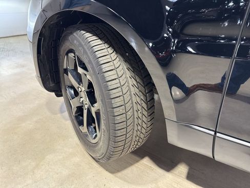 Used 2018 Land Rover Range Rover Sport SE image 3