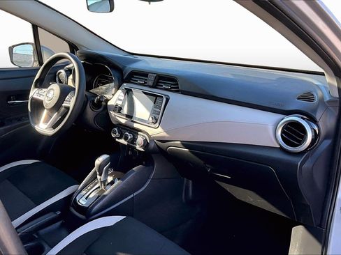 Used 2021 Nissan Versa SV image 15