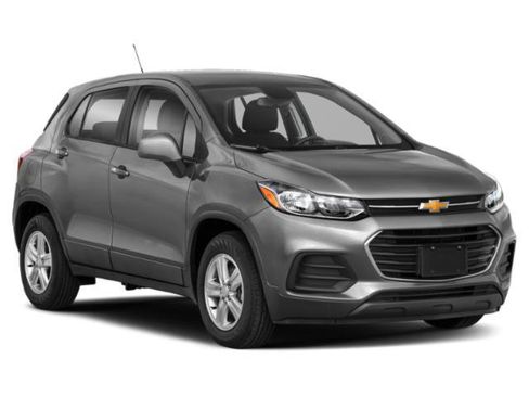 Used 2020 Chevrolet Trax LS w/ Tint and Cruise Package AWD/4WD image 9