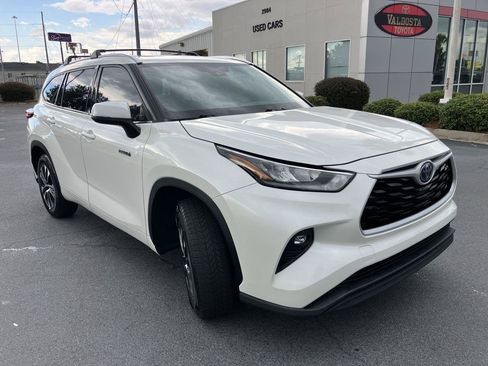 Certified 2020 Toyota Highlander XLE FWD image 7