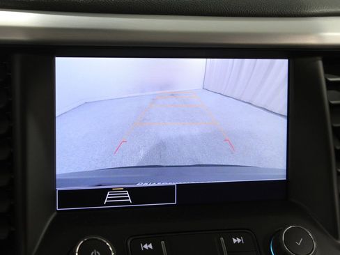 Used 2023 GMC Acadia SLE w/ Driver Convenience Package image 14