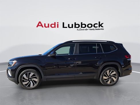 Used 2024 Volkswagen Atlas SE image 2