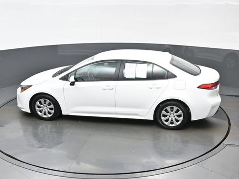 Used 2024 Toyota Corolla LE FWD image 35