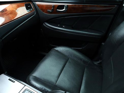 Used 2016 Hyundai Equus Signature image 14