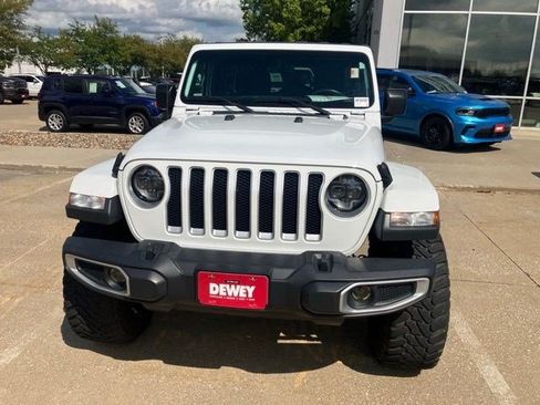 Certified 2018 Jeep Wrangler Unlimited Sahara AWD/4WD image 2