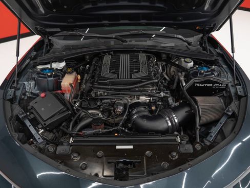 Used 2019 Chevrolet Camaro ZL1 RWD image 11