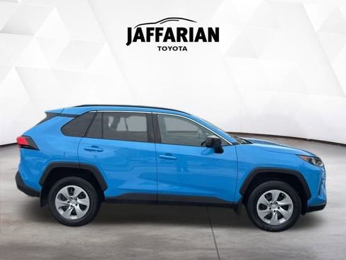 Used 2019 Toyota RAV4 LE image 4