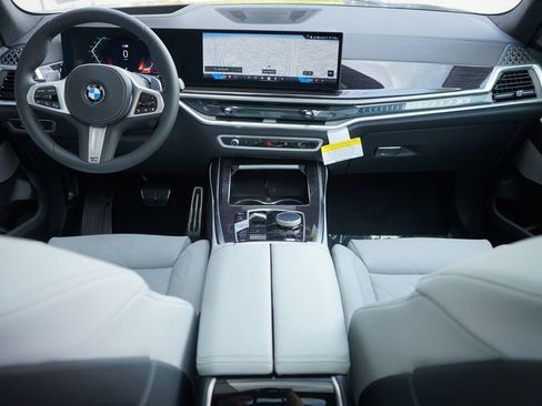 New 2026 BMW X7 xDrive40i w/ M Sport Package AWD/4WD image 12