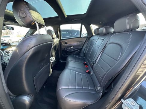 Used 2020 Mercedes-Benz GLC 300 4MATIC image 23