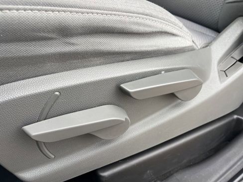 Used 2016 GMC Sierra 1500 Base image 16