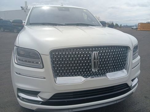 Used 2020 Lincoln Navigator Reserve image 3