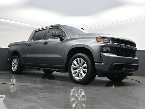 Used 2021 Chevrolet Silverado 1500 Custom AWD/4WD image 29