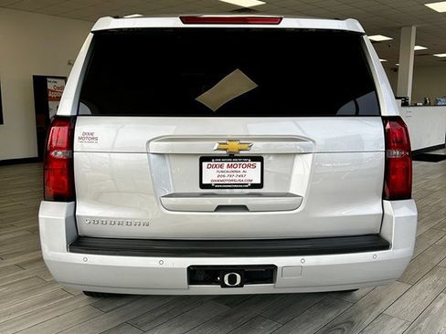 Used 2015 Chevrolet Suburban LT image 8